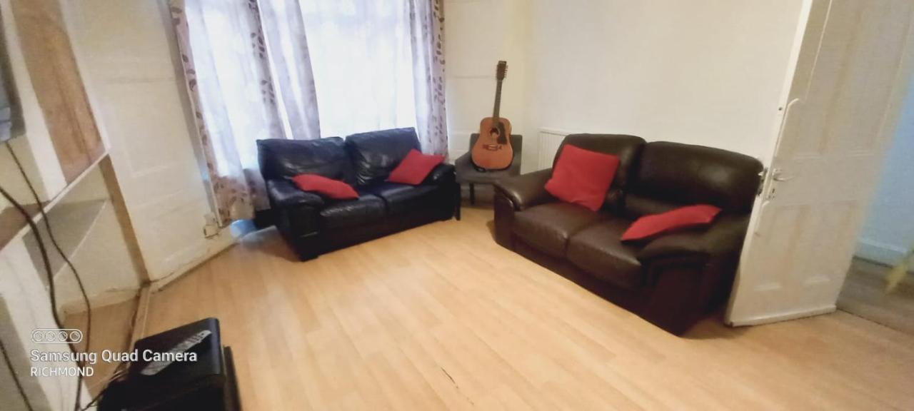 Elmdene Road - Large Room London Bagian luar foto